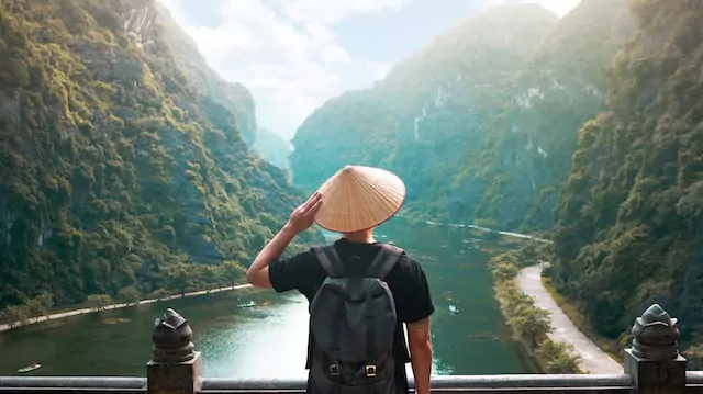 Vietnam tours:  Visual Delights from Various Angles of One Pillar Pagoda